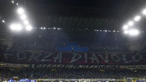 Striscione della Curva Sud in omaggio a Paolo Maldini