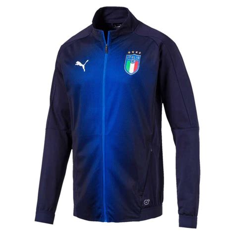 Dettaglio del giubbotto PUMA FIGC con logo