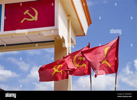 Simbolismo della bandiera rossa e della falce e martello