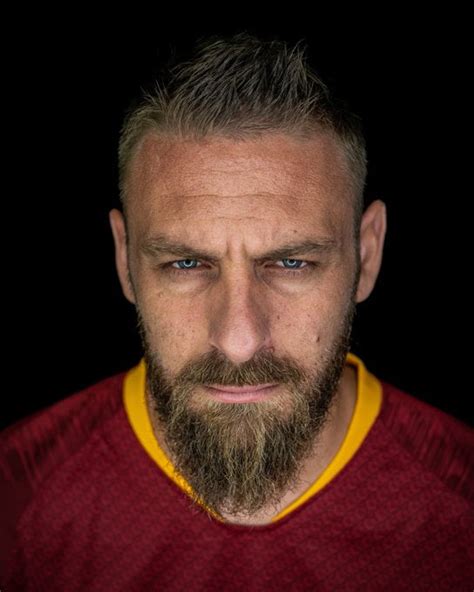 Daniele De Rossi durante il suo debutto con la maglia della Roma