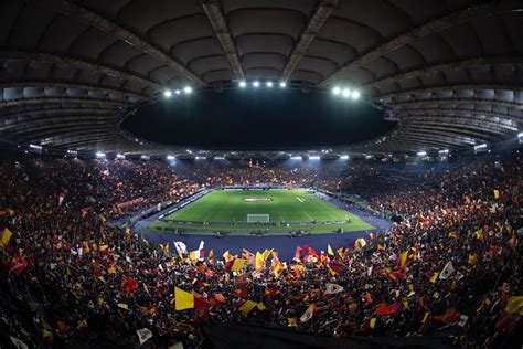 Stadio NFL con tifosi