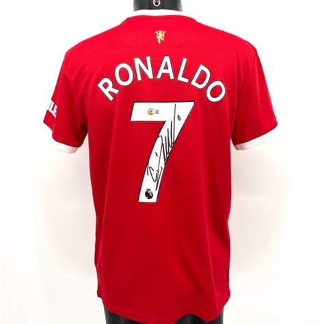 Cristiano Ronaldo disperato in campo con la maglia del Manchester United