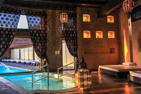 Esterno suggestivo della Masseria & Spa Luciagiovanni con elementi architettonici marocchini