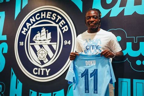 Jérémy Doku in azione con la maglia del Manchester City