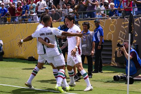 Esultanza dei giocatori del Fluminense per il gol di Kennedy