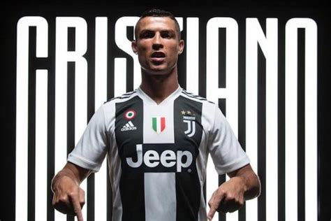 Cristiano Ronaldo con la maglia della Juventus