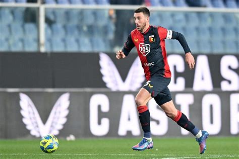 Mattia Bani celebra un gol