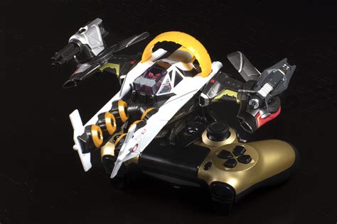 Modellini di razzi e astronavi in una mostra