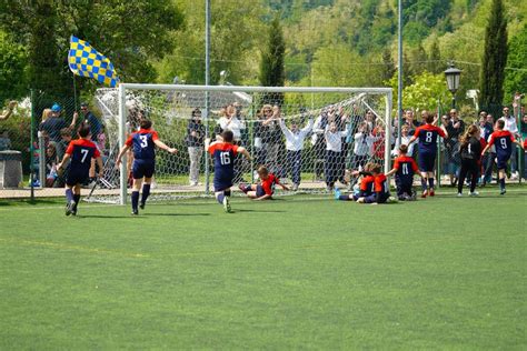 Coppa per il vincitore di un torneo giovanile di calcio
