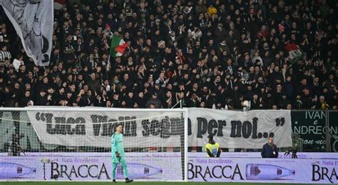 Striscione dei tifosi della Juventus