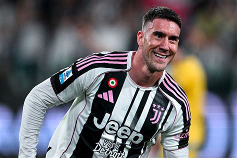 Dusan Vlahovic che esulta