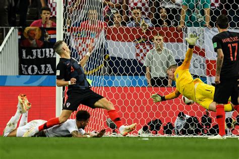 Ivan Perisic celebra un gol