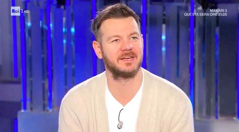 Alessandro Cattelan durante la conduzione di Total Request Live (TRL)