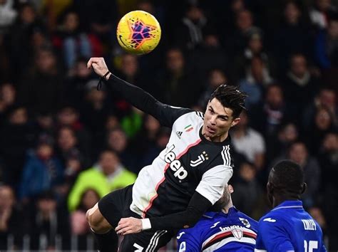 Cristiano Ronaldo festeggia il gol di testa