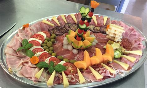 Piatto di salumi misti della tradizione parmigiana