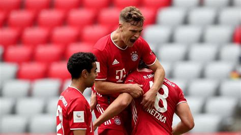 Giocatori del Bayern Monaco che festeggiano un gol