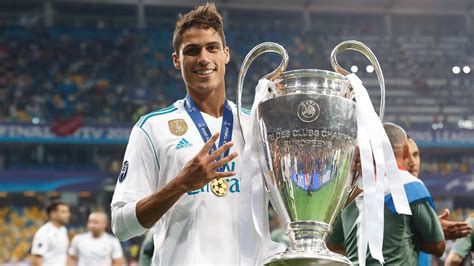 Raphael Varane in azione con il Real Madrid