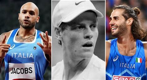 Atleti che ricevono medaglie