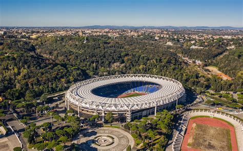 Stadio Olimpico di Roma pieno di tifosi della Lazio