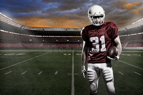 giocatore di football americano confuso