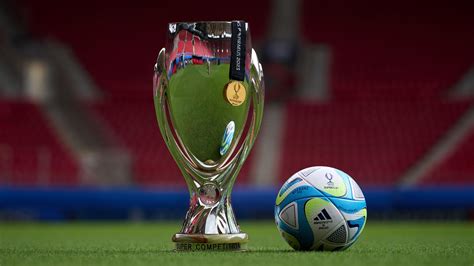 Stadio Louis II di Montecarlo, sede della Supercoppa UEFA 1999.