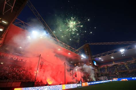 Tifosi del Genoa in festa