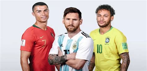 Infografica comparativa di Messi, CR7 e Neymar alla stessa età