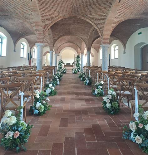 Interno della stalla di Cascina Farisengo con volte e colonne