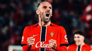 Vedat Muriqi celebra un gol