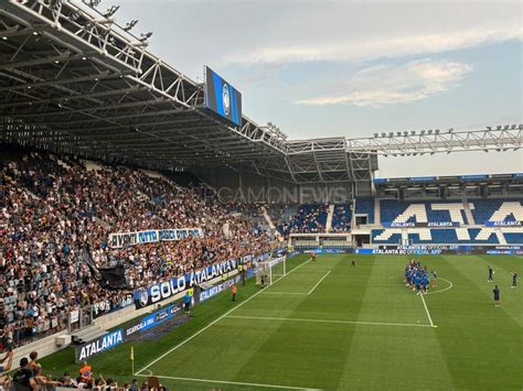Tifosi dell'Atalanta allo stadio