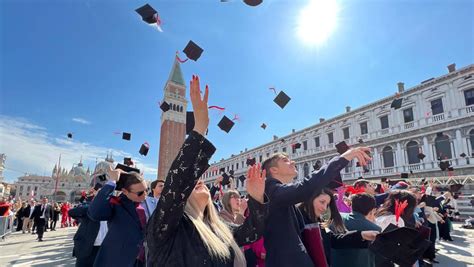 Cerimonia di laurea presso LJMU