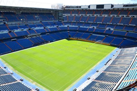 Stadio Santiago Bernabeu vuoto