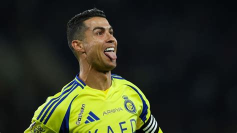 Cristiano Ronaldo che segna un gol