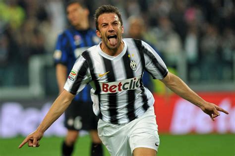 Alessandro Del Piero esulta per un gol