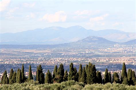 Panorama di Frascati con ville rinascimentali