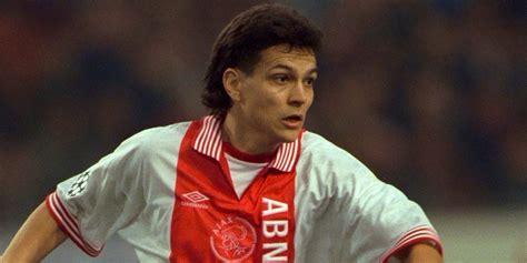 Jari Litmanen giovane con i capelli lunghi