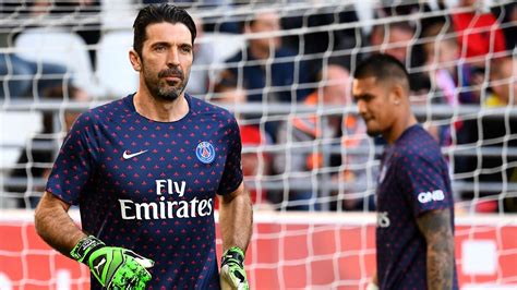 Gianluigi Buffon in maglia PSG