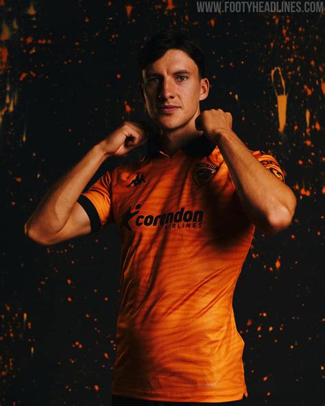 Angus MacDonald con la maglia dell'Hull City