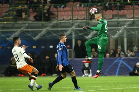 Portiere dell'Atalanta in azione