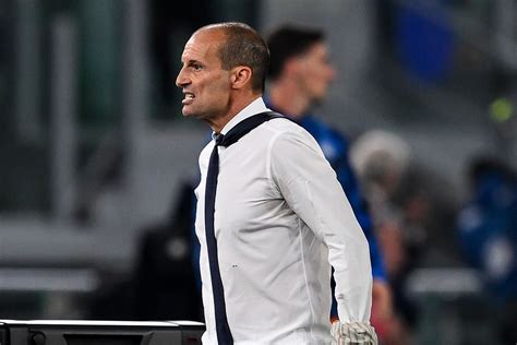 Massimiliano Allegri durante una partita del Milan