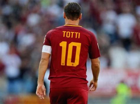 Francesco Totti con la maglia della Roma