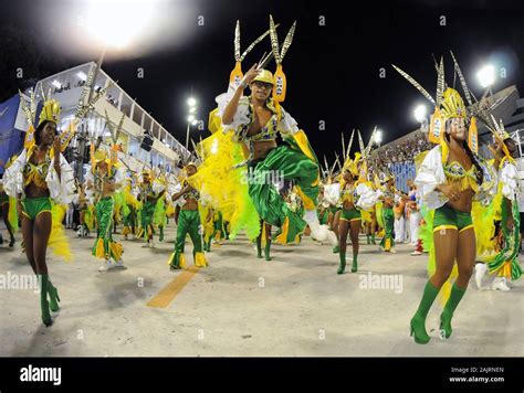 Carnevale di Rio: sfilata di samba