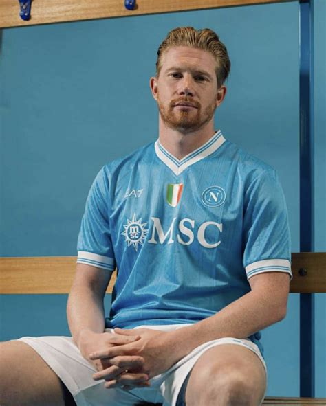 Blerim Džemaili con la maglia del Napoli