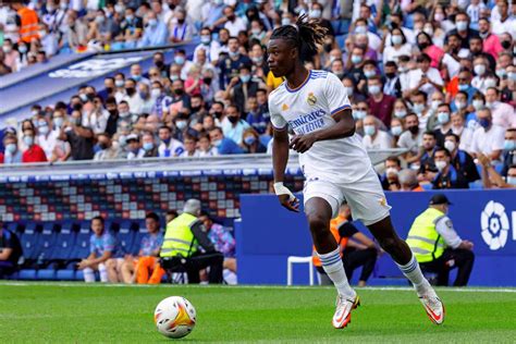 Calciatori che giocano oggi