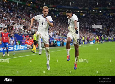 Harry Kane che festeggia un gol