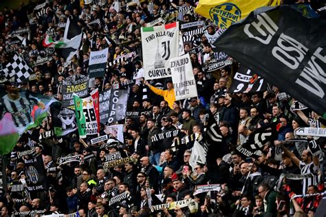 Tifosi della Juventus allo stadio