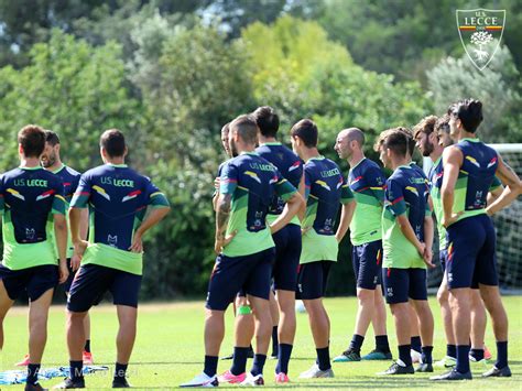 Squadra di calcio in ritiro estivo