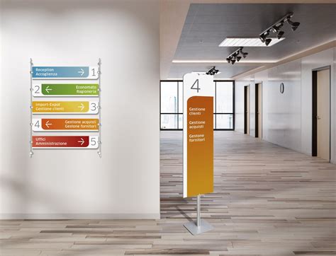 Segnaletica stadio con indicazioni per accrediti