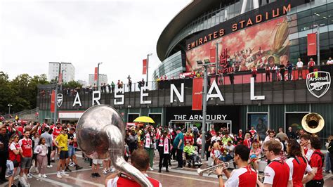 Fan dell'Arsenal allo stadio