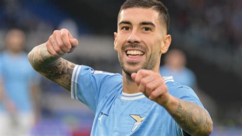 Mattia Zaccagni che esulta